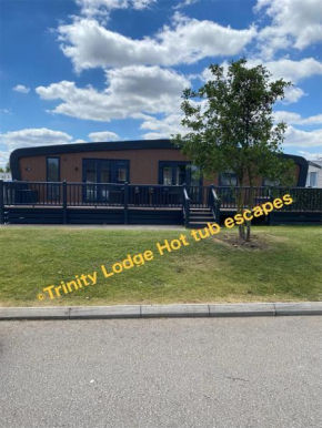 Trinity lodge hot tub escapes at Tattershall lakes
